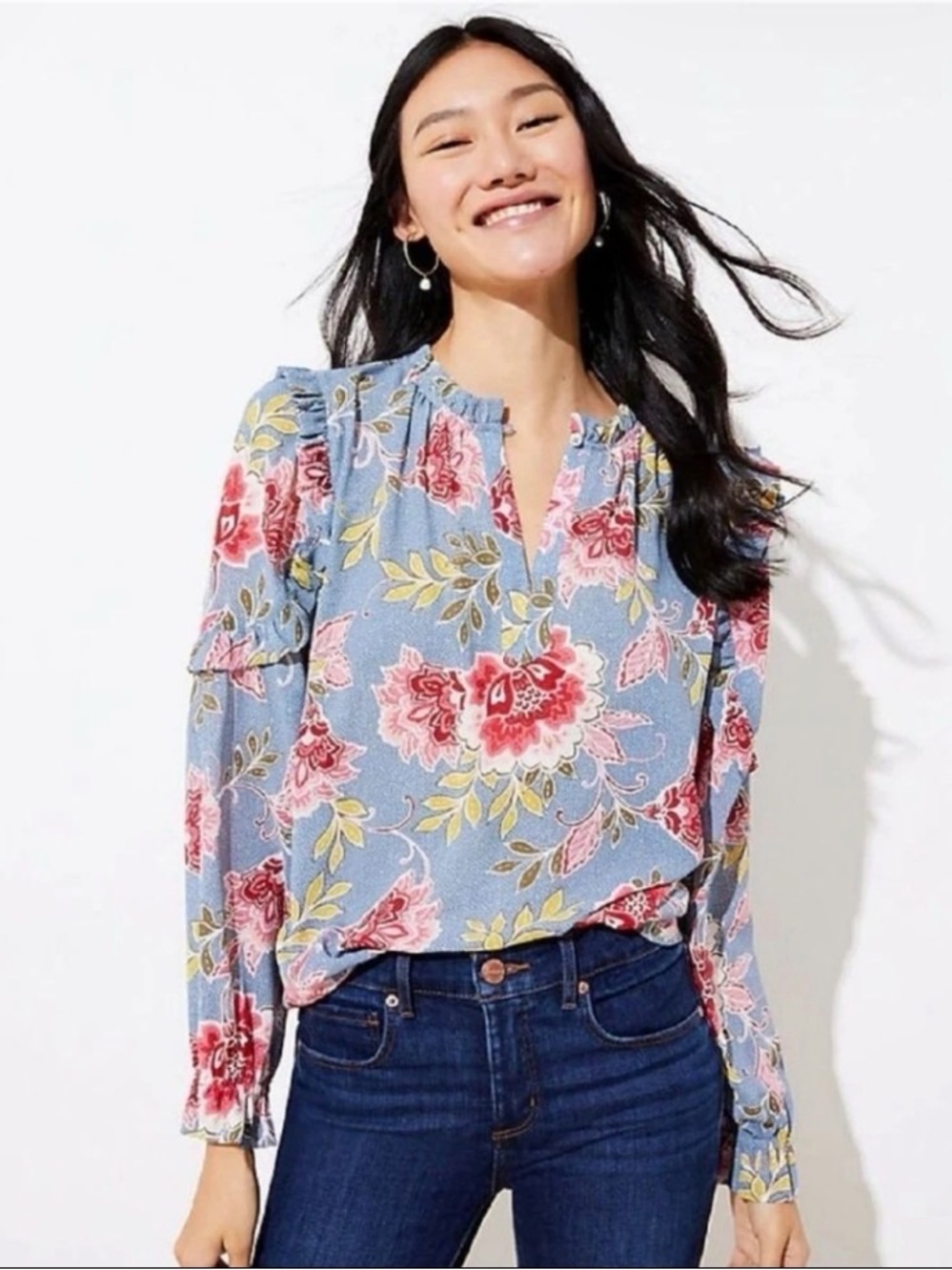 LOFT Blue Garden Ruffle Split
Neck Blouse size Small petite